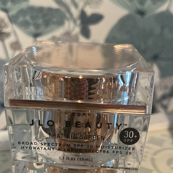 Brand new 5 piece JLO beauty skin care set (large) - Picture 3 of 6